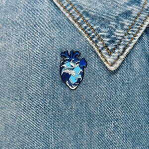 💙Enamel Pin Sea Wave Anatomical Heart Art Metal Ocean Waves Marine Brooch Blue